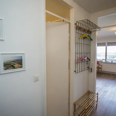 Haus-sylter-welle-8-85-ob * Westerland